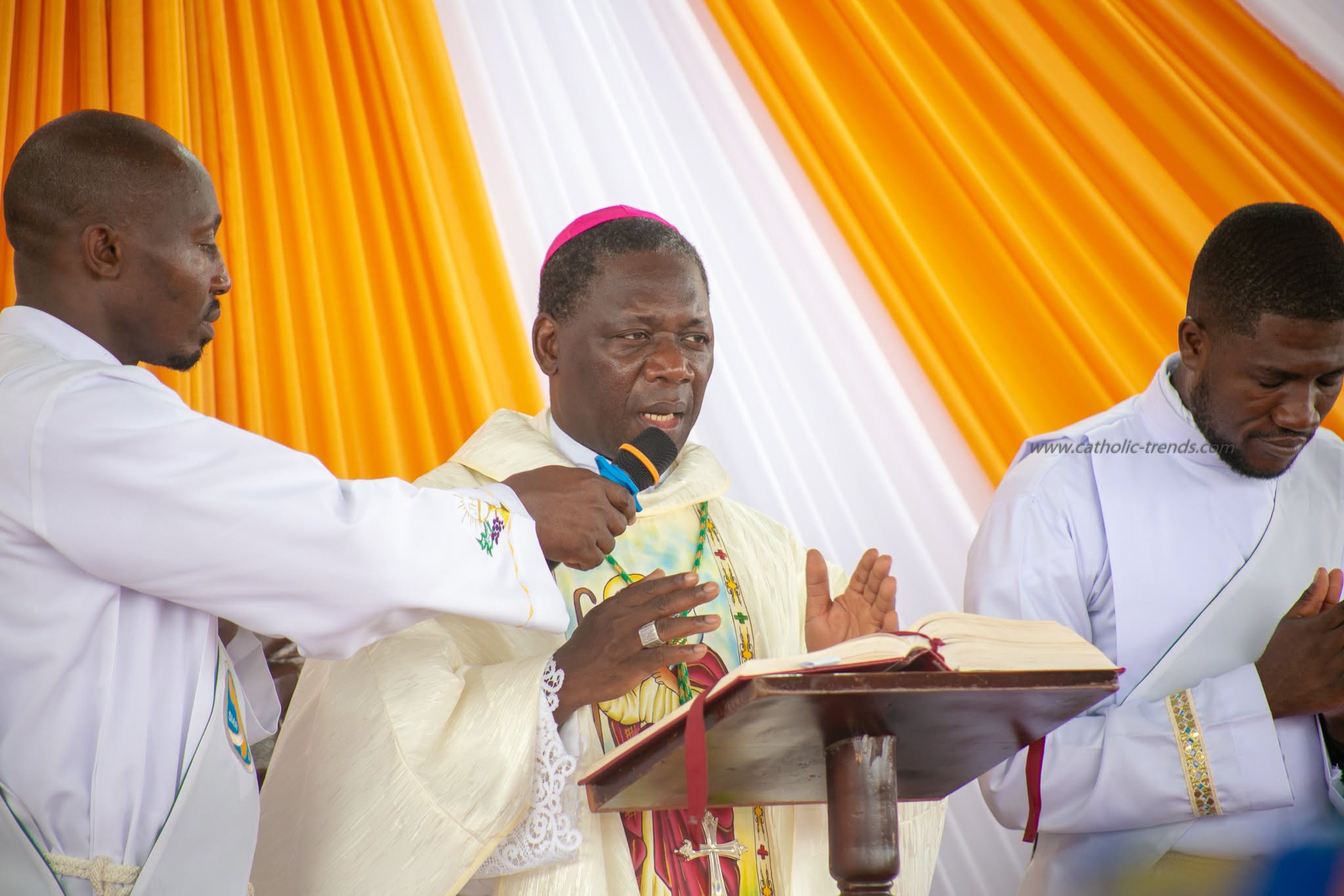 Apostolic Nuncio to Ghana, Archbishop Julien Kaboré (Middle)